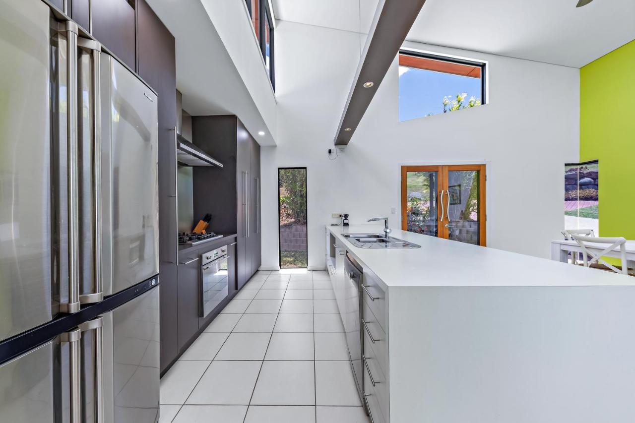 Hilltop Views - Cannonvale Airlie Beach Exterior photo